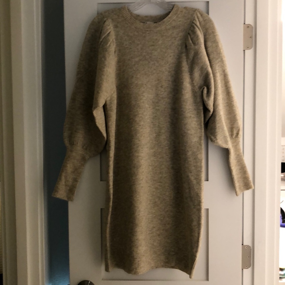 Puff sleeve sweater dress